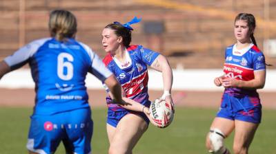 Emma Jenkinson re-signs for Hornets Women for 2026